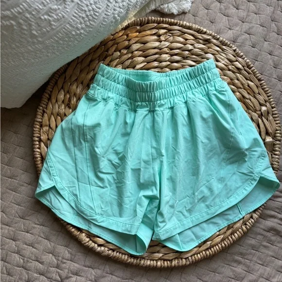 Lululemon Track That Mid Rise Line 5” in Wild Mint - Picture 1 of 4